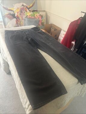GAP Women's Straight-Leg Jeans in Faded Black